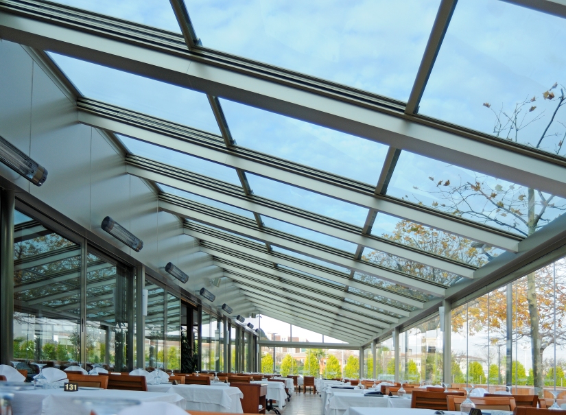 <p>We have various range of glass solutions to close facades of pergola structures. We have fix and movable glass roof solutions to close verandas.</p>
